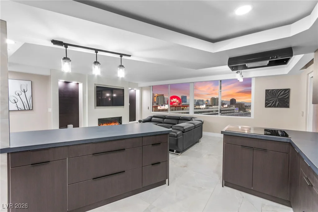205 Harmon, Las Vegas, NV 89169