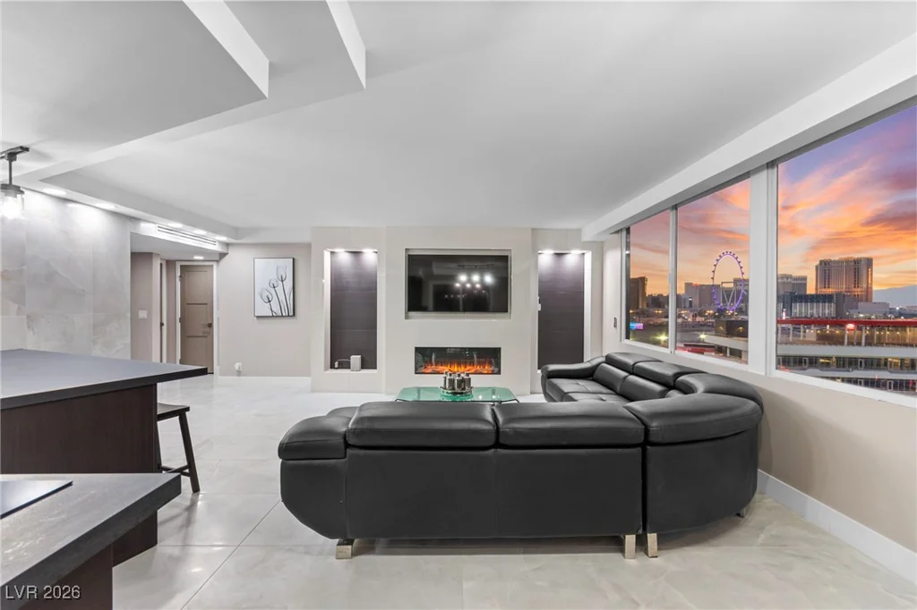 205 Harmon, Las Vegas, NV 89169