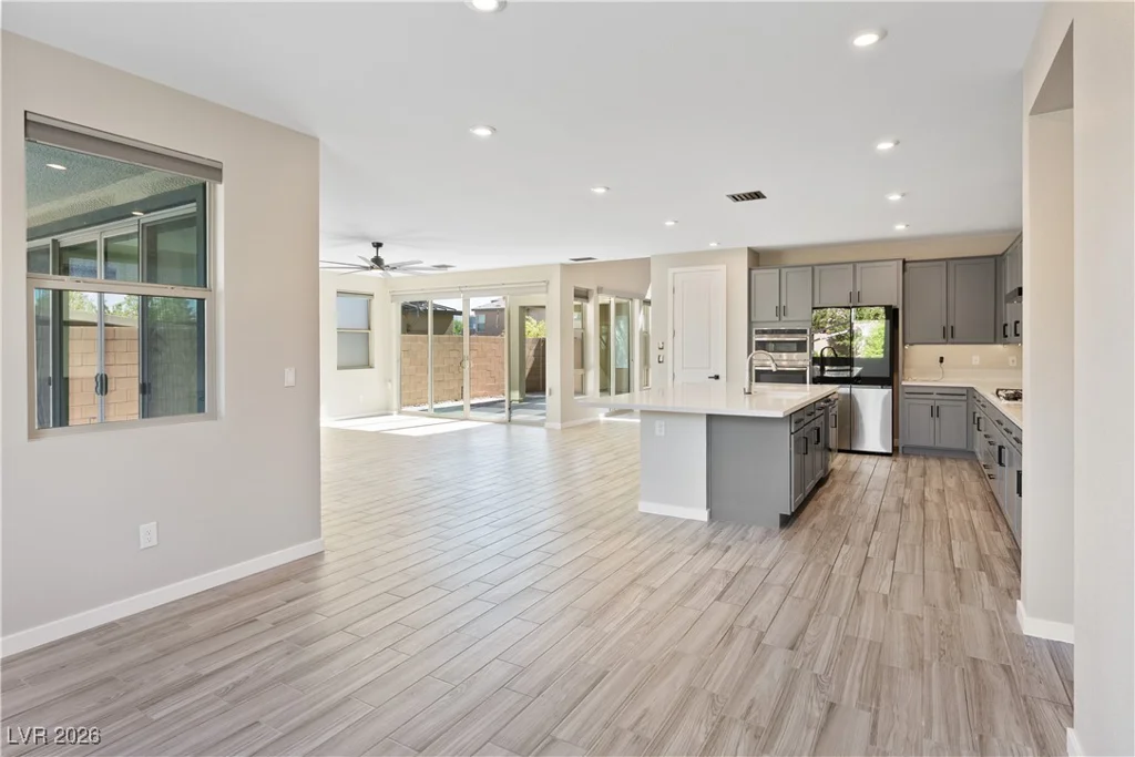9710 Hiking, Las Vegas, NV 89166