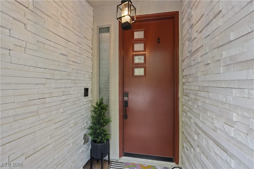 9710 Hiking, Las Vegas, NV 89166