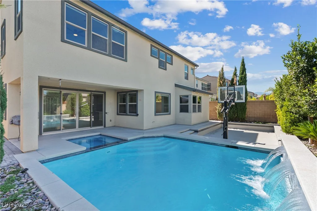 9710 Hiking, Las Vegas, NV 89166