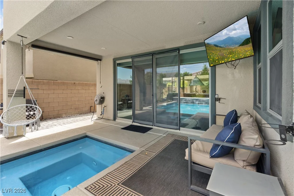 9710 Hiking, Las Vegas, NV 89166