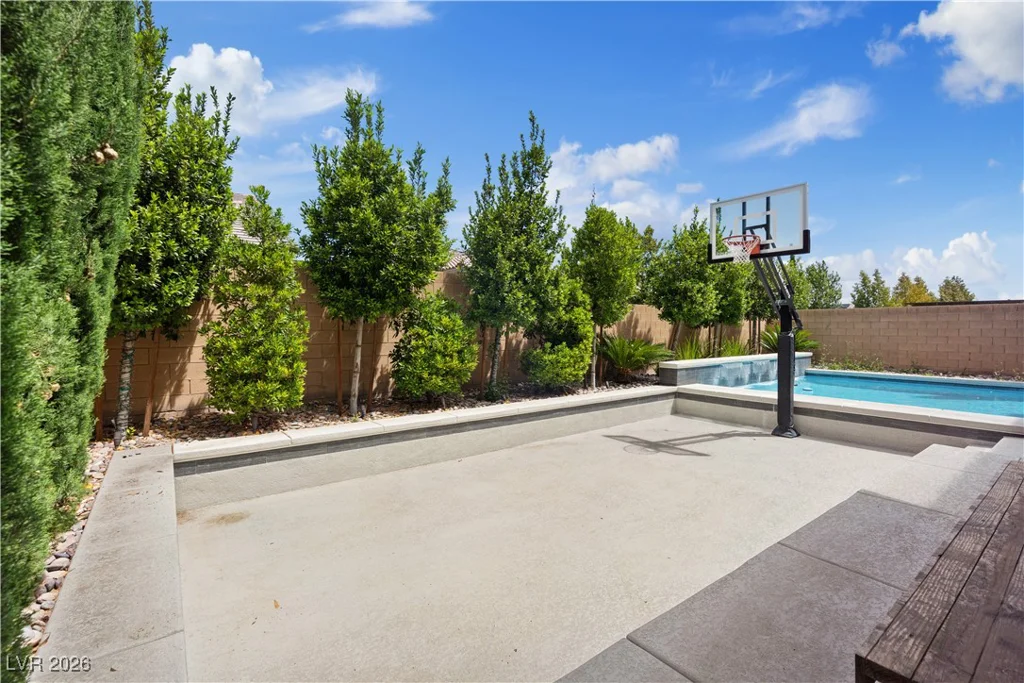 9710 Hiking, Las Vegas, NV 89166