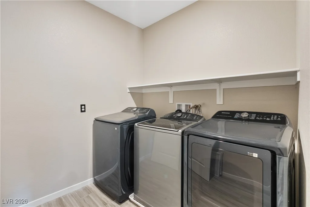 9710 Hiking, Las Vegas, NV 89166