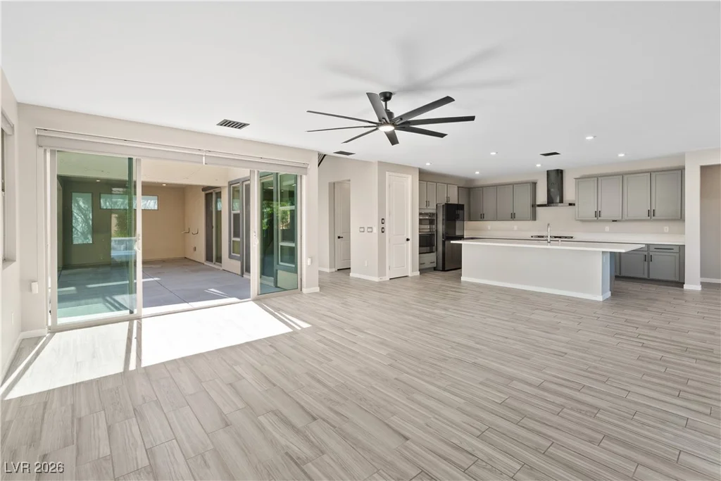 9710 Hiking, Las Vegas, NV 89166