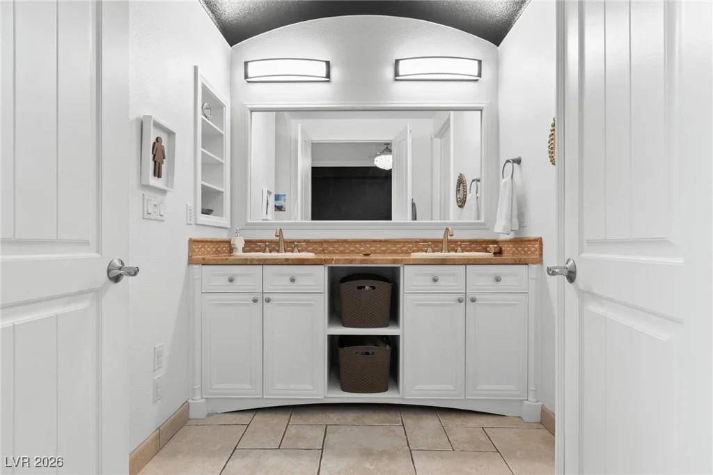 30 Via Vasari, Henderson, NV 89011