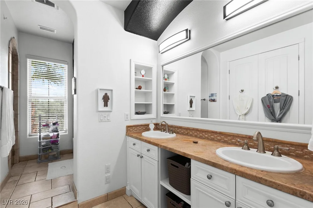 30 Via Vasari, Henderson, NV 89011