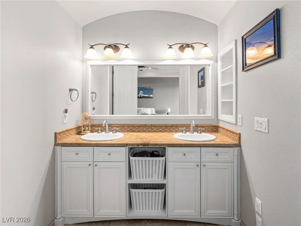 30 Via Vasari, Henderson, NV 89011