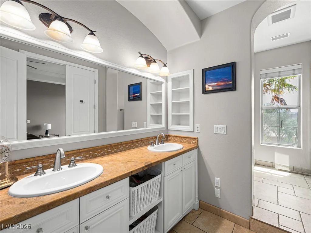 30 Via Vasari, Henderson, NV 89011