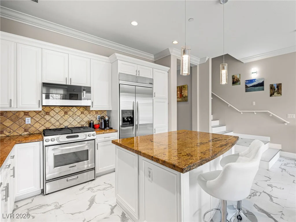 30 Via Vasari, Henderson, NV 89011