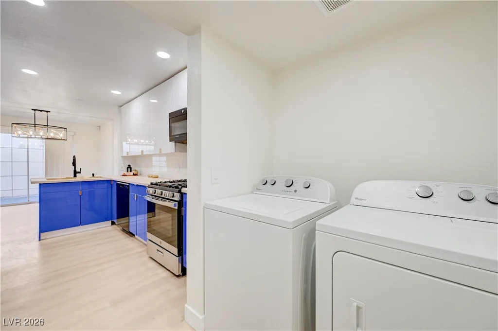 8457 Blazing Sun, Las Vegas, NV 89129