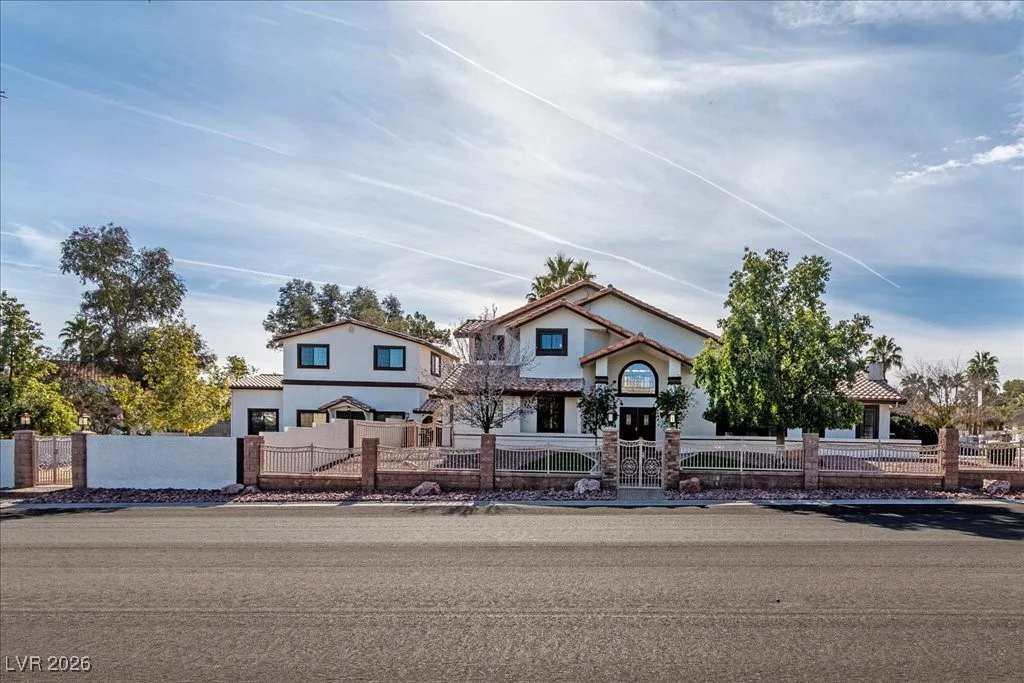 2200 Pioneer, Las Vegas, NV 89117