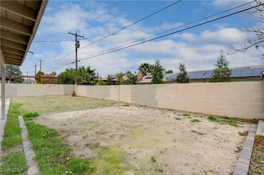 2704 Oakey, Las Vegas, NV 89102