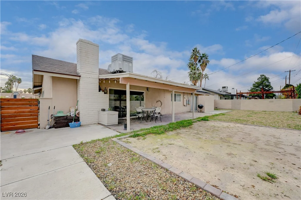 2704 Oakey, Las Vegas, NV 89102