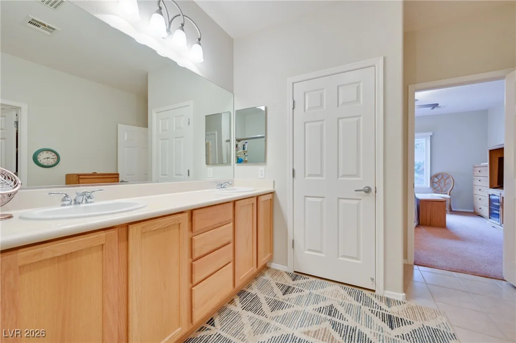 2200 Sawtooth Mountain, Henderson, NV 89044
