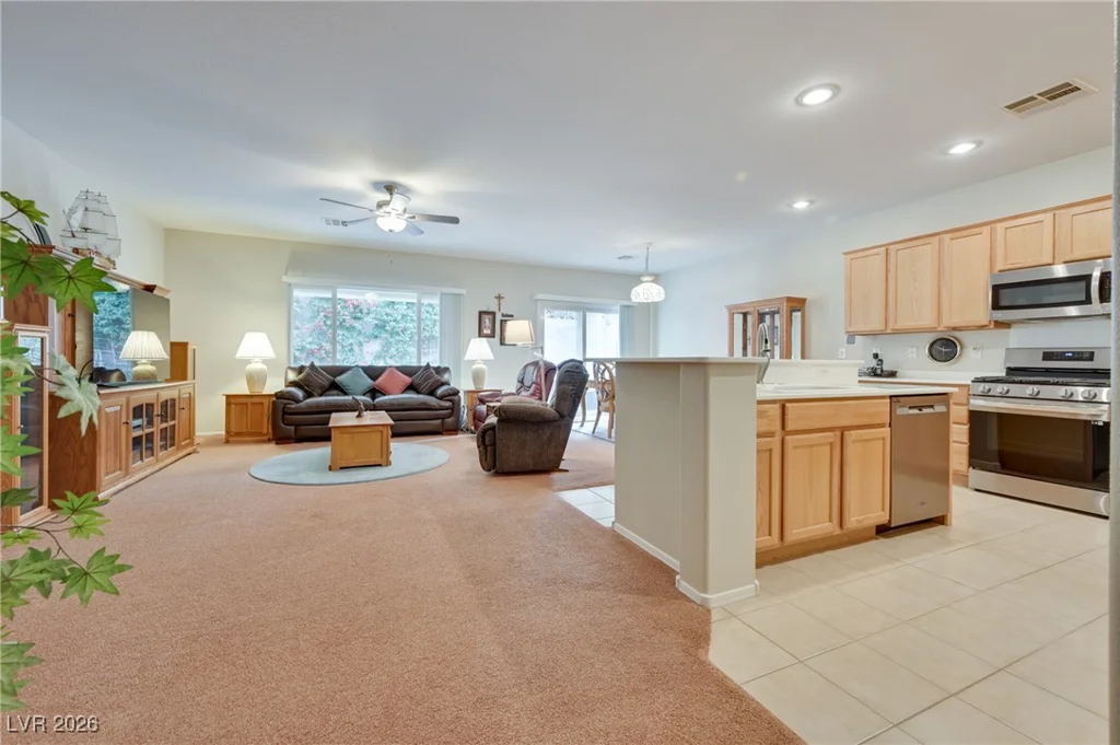 2200 Sawtooth Mountain, Henderson, NV 89044