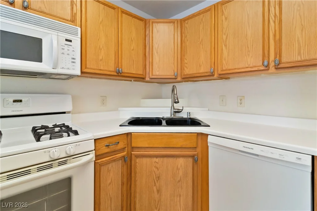 9580 Reno, Las Vegas, NV 89148