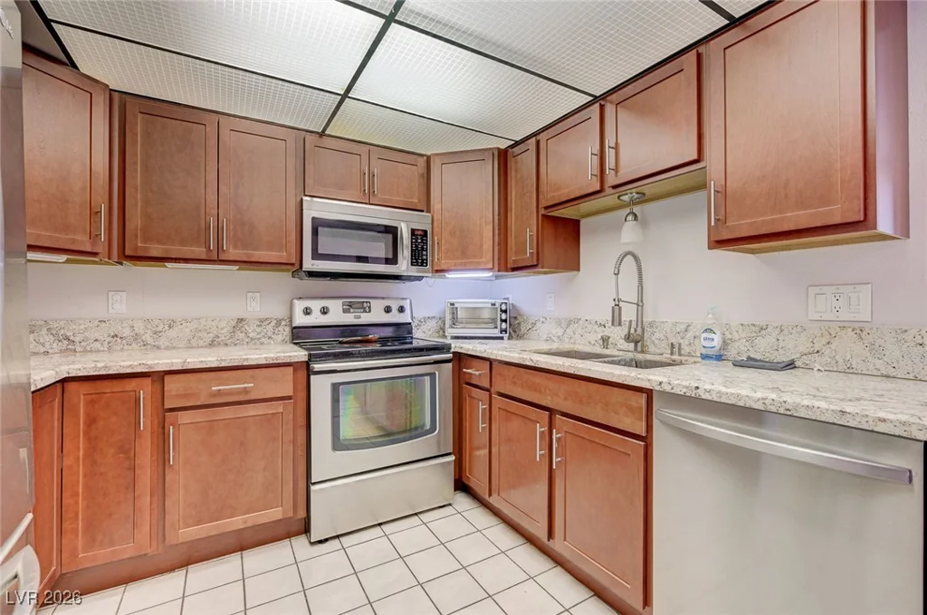 3930 University Center, Las Vegas, NV 89119