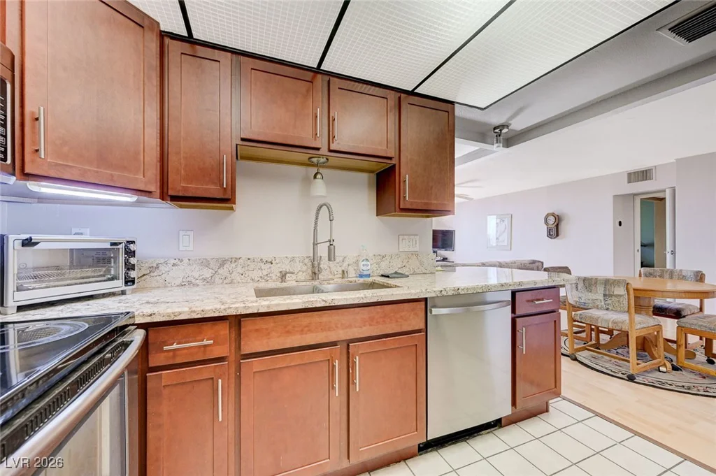 3930 University Center, Las Vegas, NV 89119