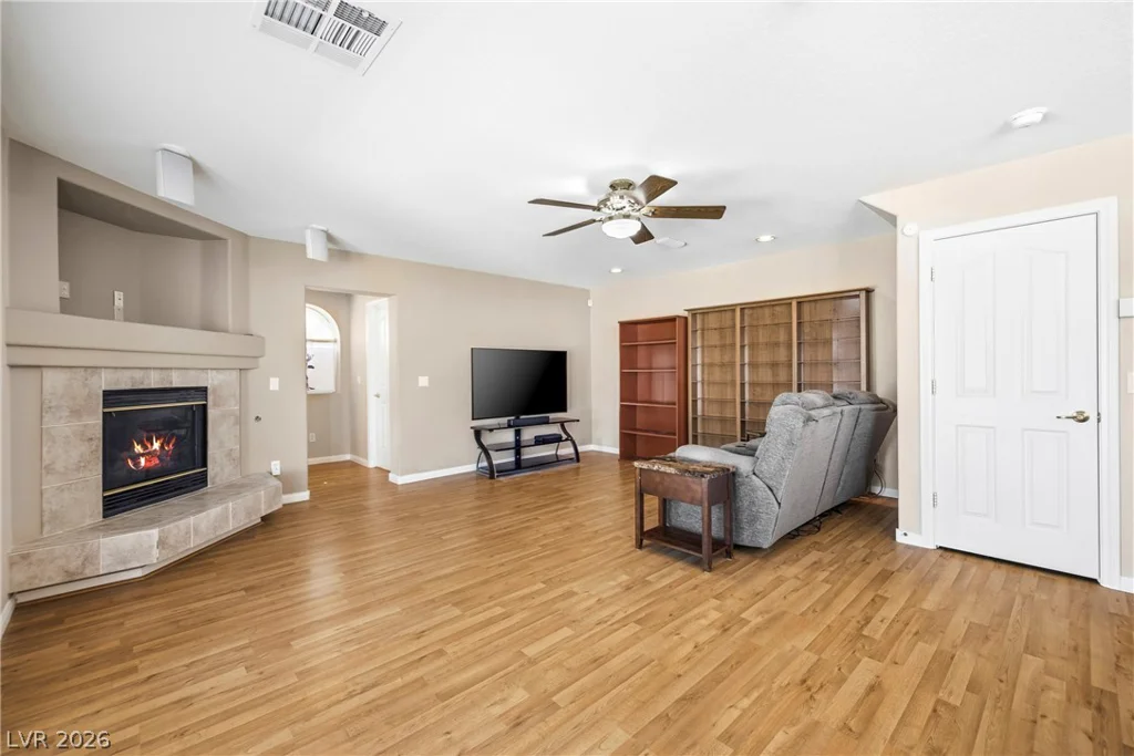 8512 Raindrop Canyon, Las Vegas, NV 89129