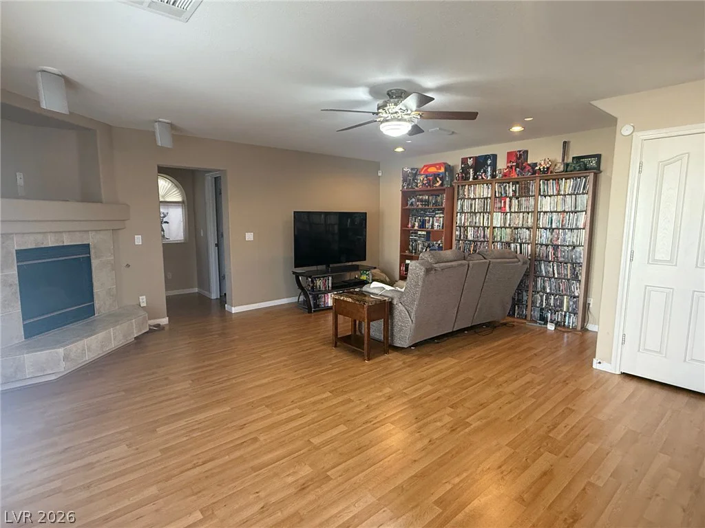 8512 Raindrop Canyon, Las Vegas, NV 89129