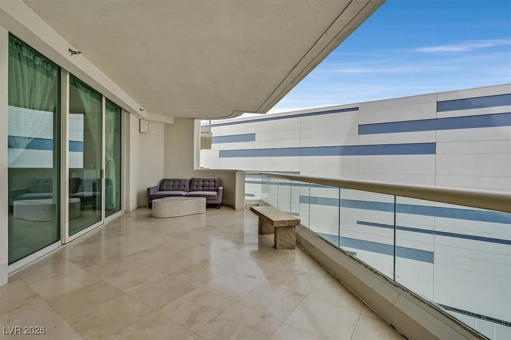 2877 Paradise, Las Vegas, NV 89109