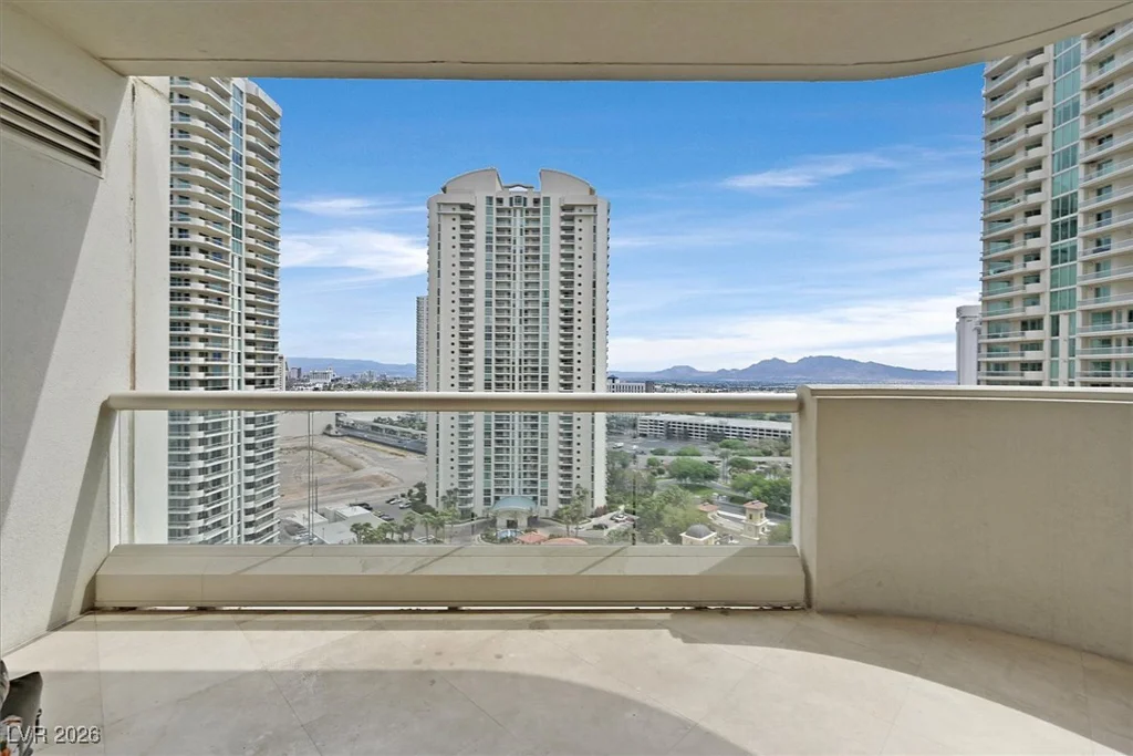2877 Paradise, Las Vegas, NV 89109