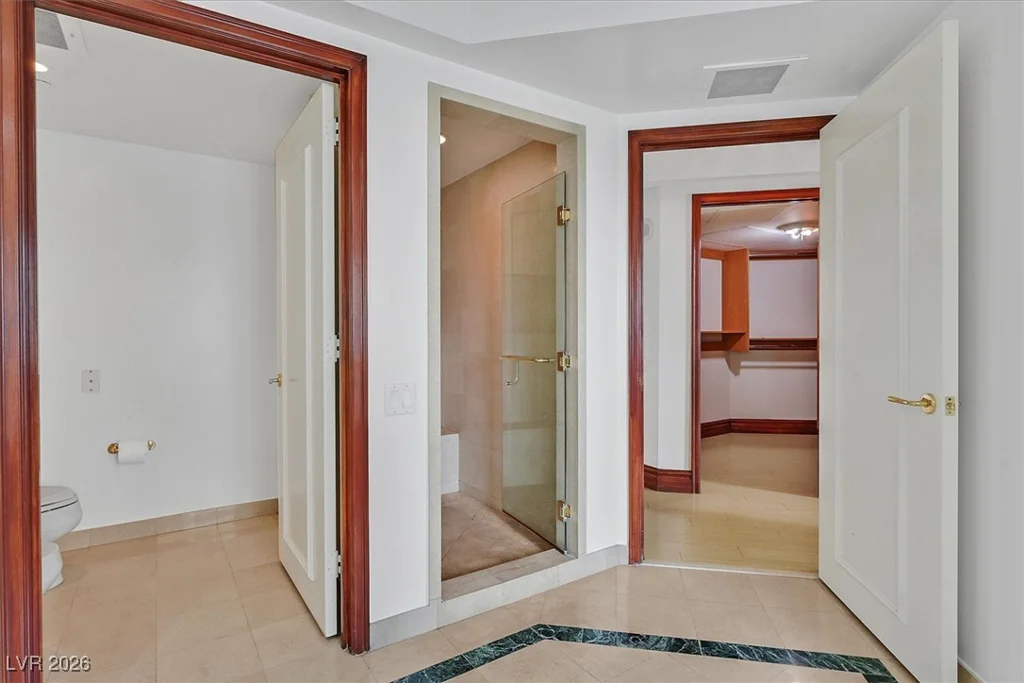 2877 Paradise, Las Vegas, NV 89109