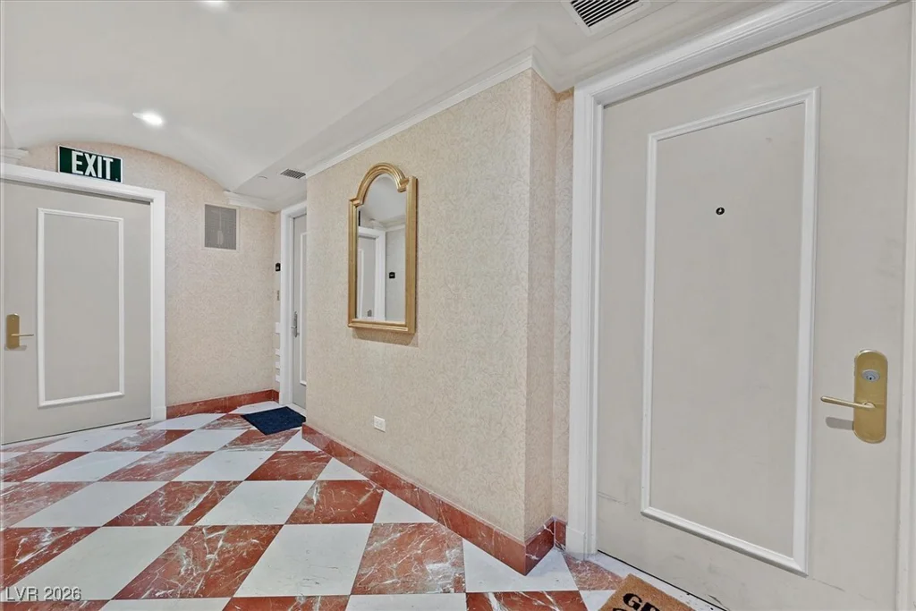 2877 Paradise, Las Vegas, NV 89109