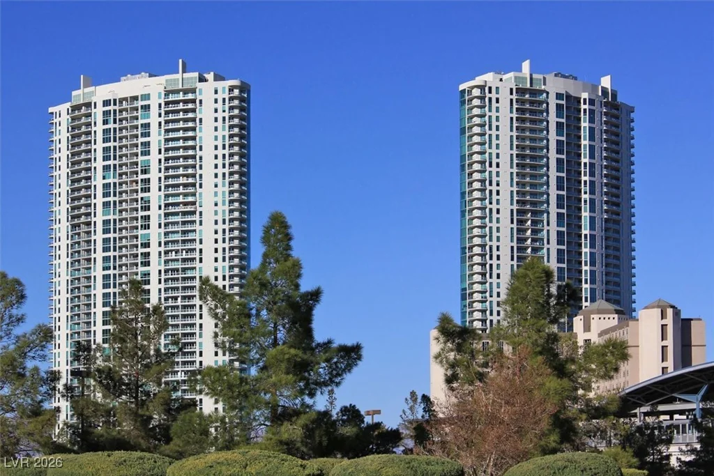 2877 Paradise, Las Vegas, NV 89109