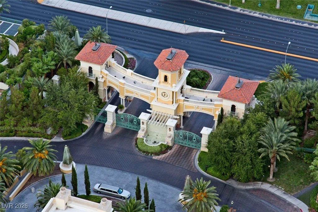 2877 Paradise, Las Vegas, NV 89109