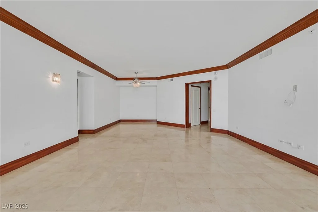 2877 Paradise, Las Vegas, NV 89109