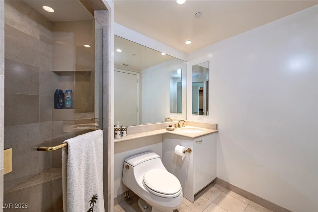 2877 Paradise, Las Vegas, NV 89109