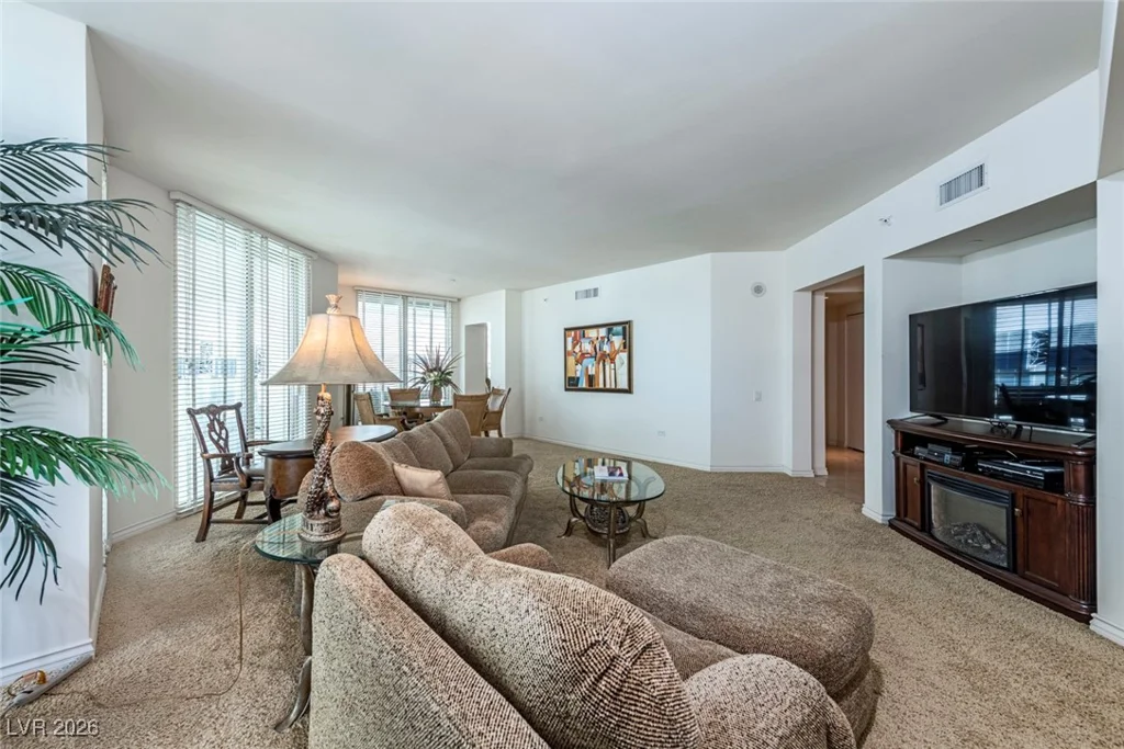 2877 Paradise, Las Vegas, NV 89109