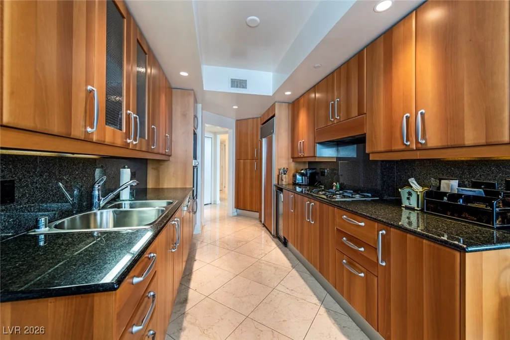 2877 Paradise, Las Vegas, NV 89109