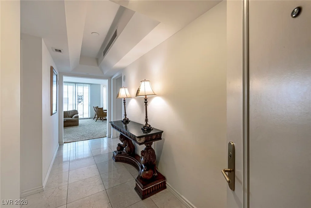2877 Paradise, Las Vegas, NV 89109