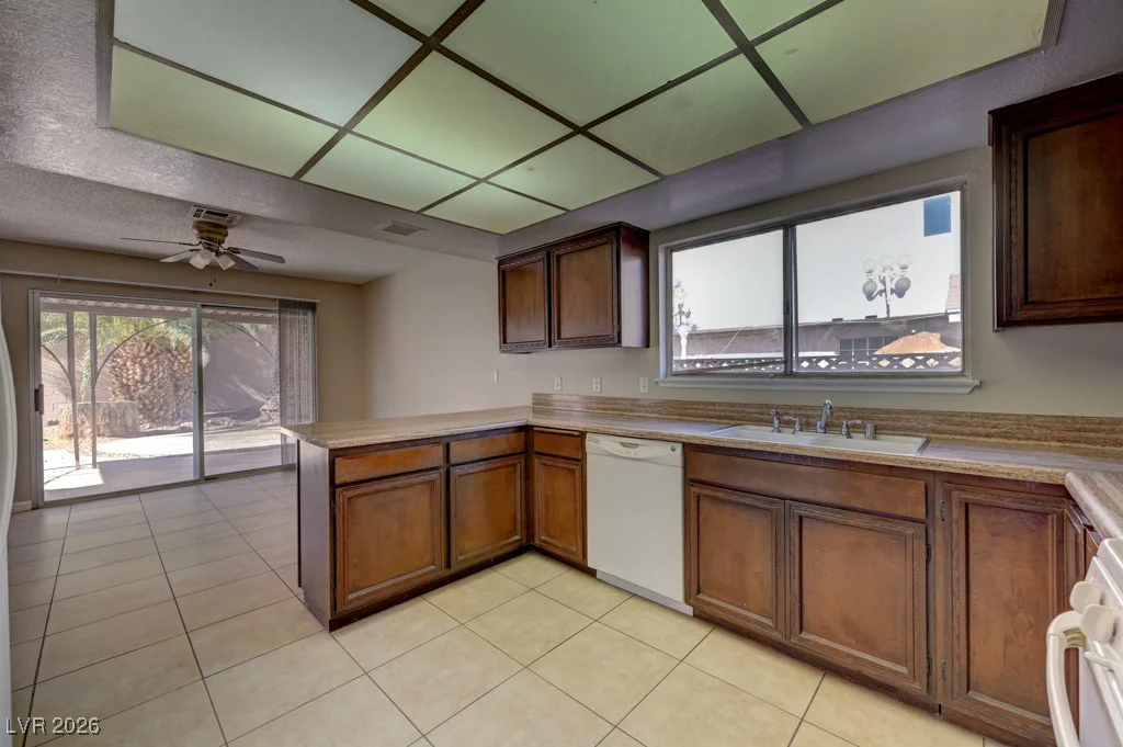 4329 Salamanca, Las Vegas, NV 89121