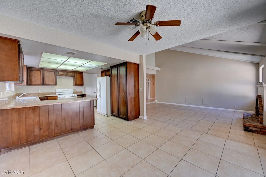 4329 Salamanca, Las Vegas, NV 89121