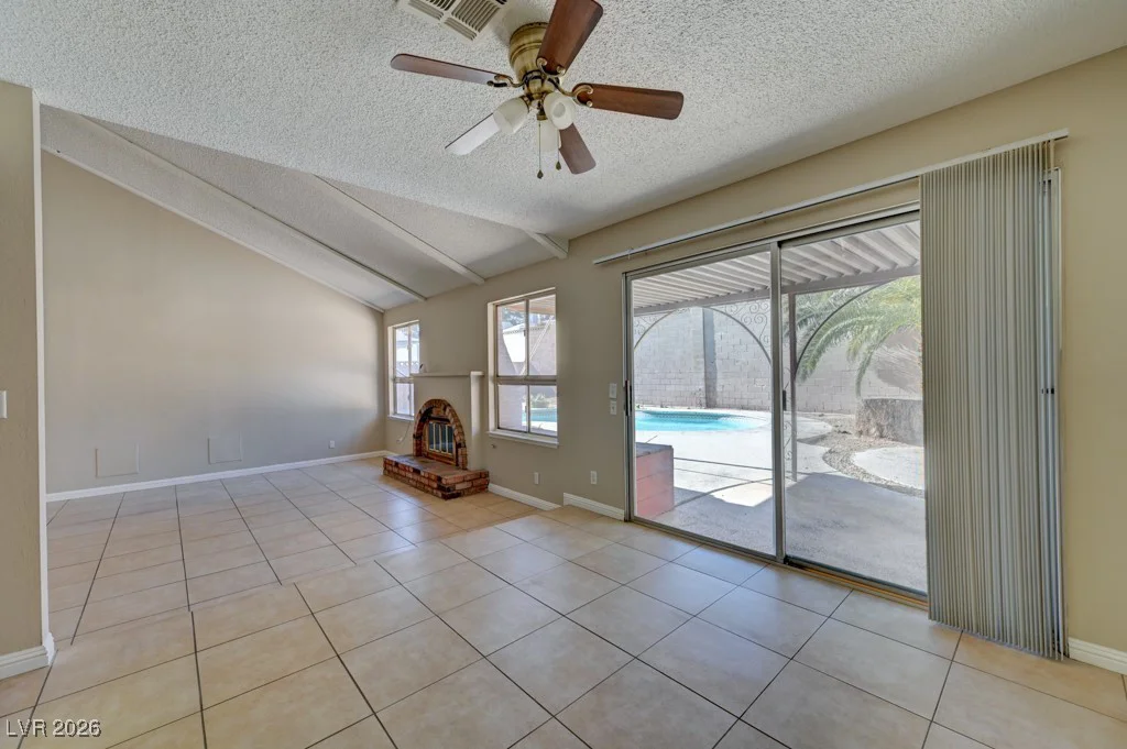 4329 Salamanca, Las Vegas, NV 89121