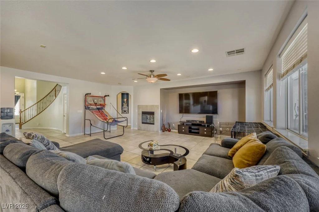 6320 Thunder Blitz, Las Vegas, NV 89131