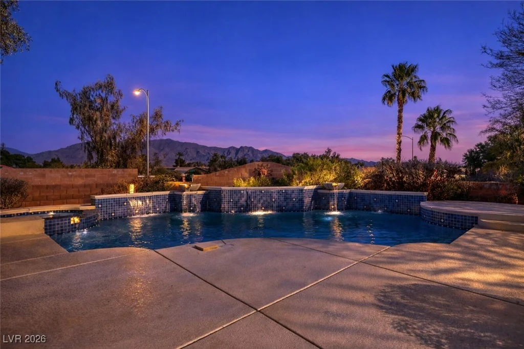 6320 Thunder Blitz, Las Vegas, NV 89131