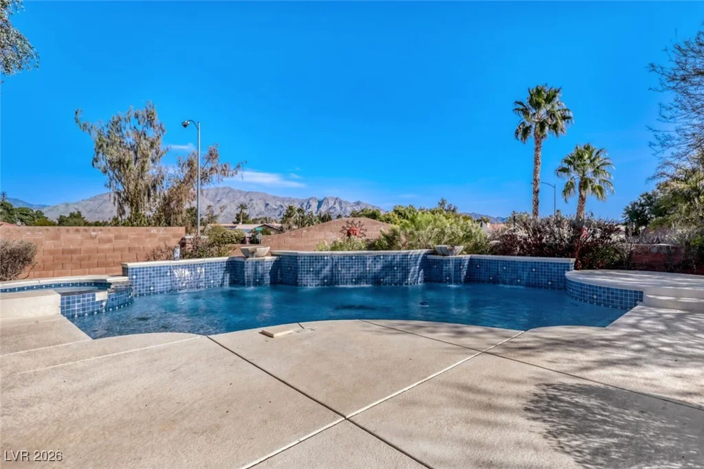6320 Thunder Blitz, Las Vegas, NV 89131