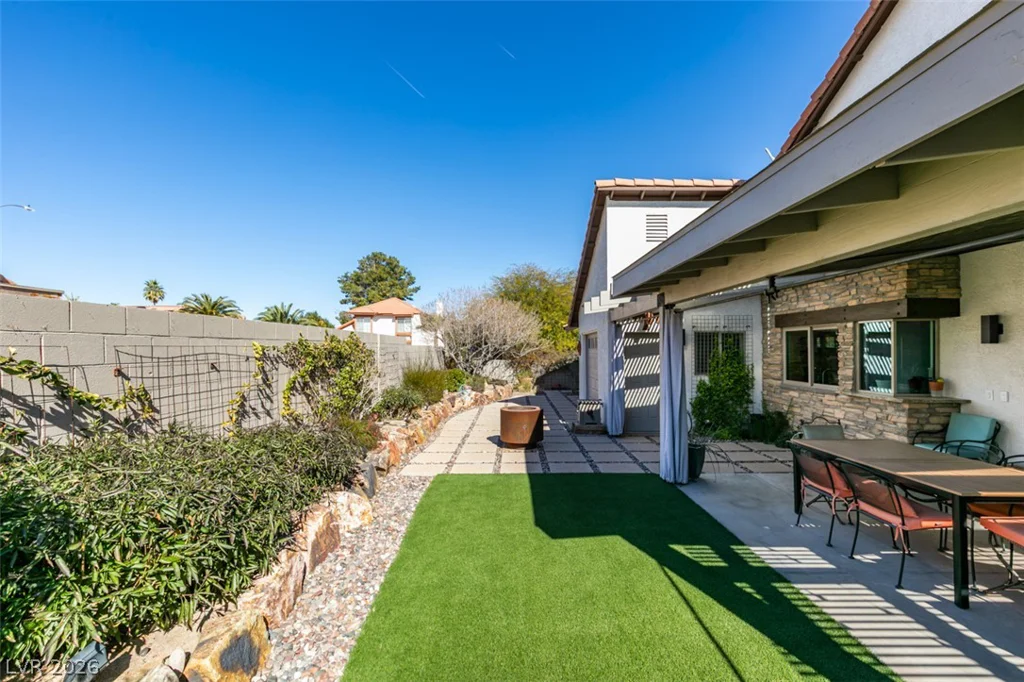 341 Simon Bolivar, Henderson, NV 89014