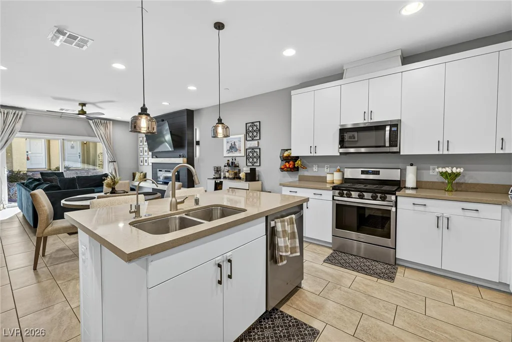 988 Via Panfilo, Henderson, NV 89011