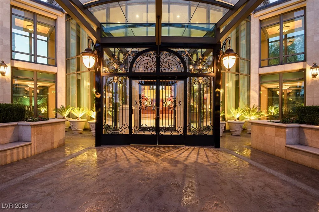 1 Hughes Center, Las Vegas, NV 89169