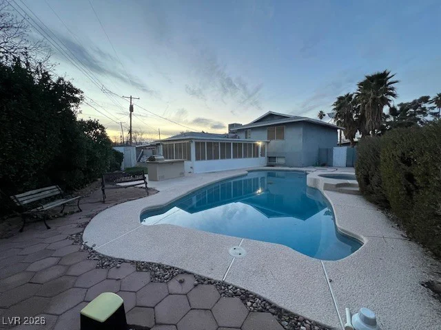 6213 Fairwood, Las Vegas, NV 89107