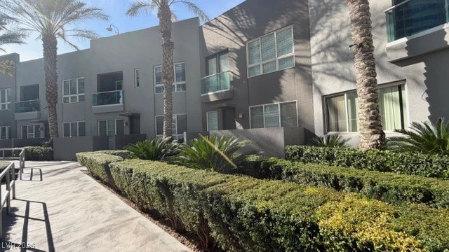 4535 Dean Martin, Las Vegas, NV 89103