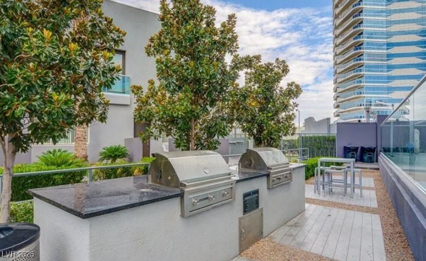 4535 Dean Martin, Las Vegas, NV 89103
