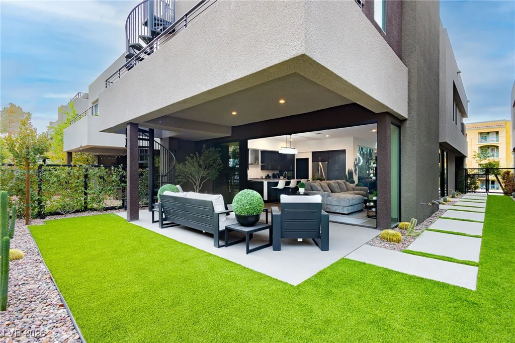 13 Promenade Isle, Henderson, NV 89011