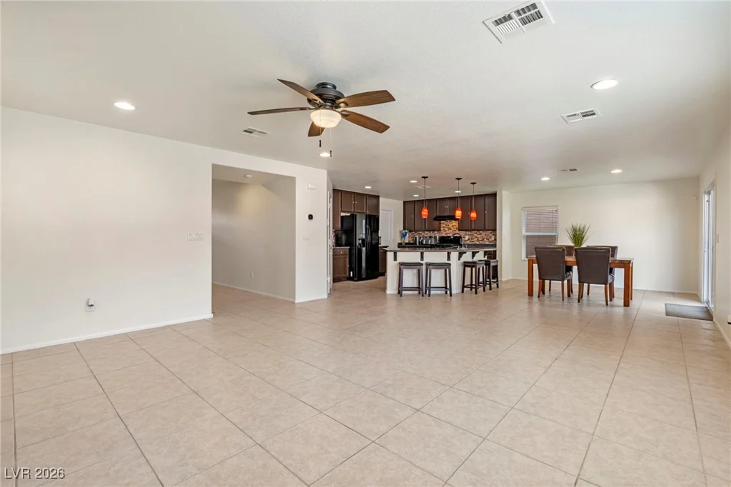 10589 Natural Bridge, Las Vegas, NV 89179